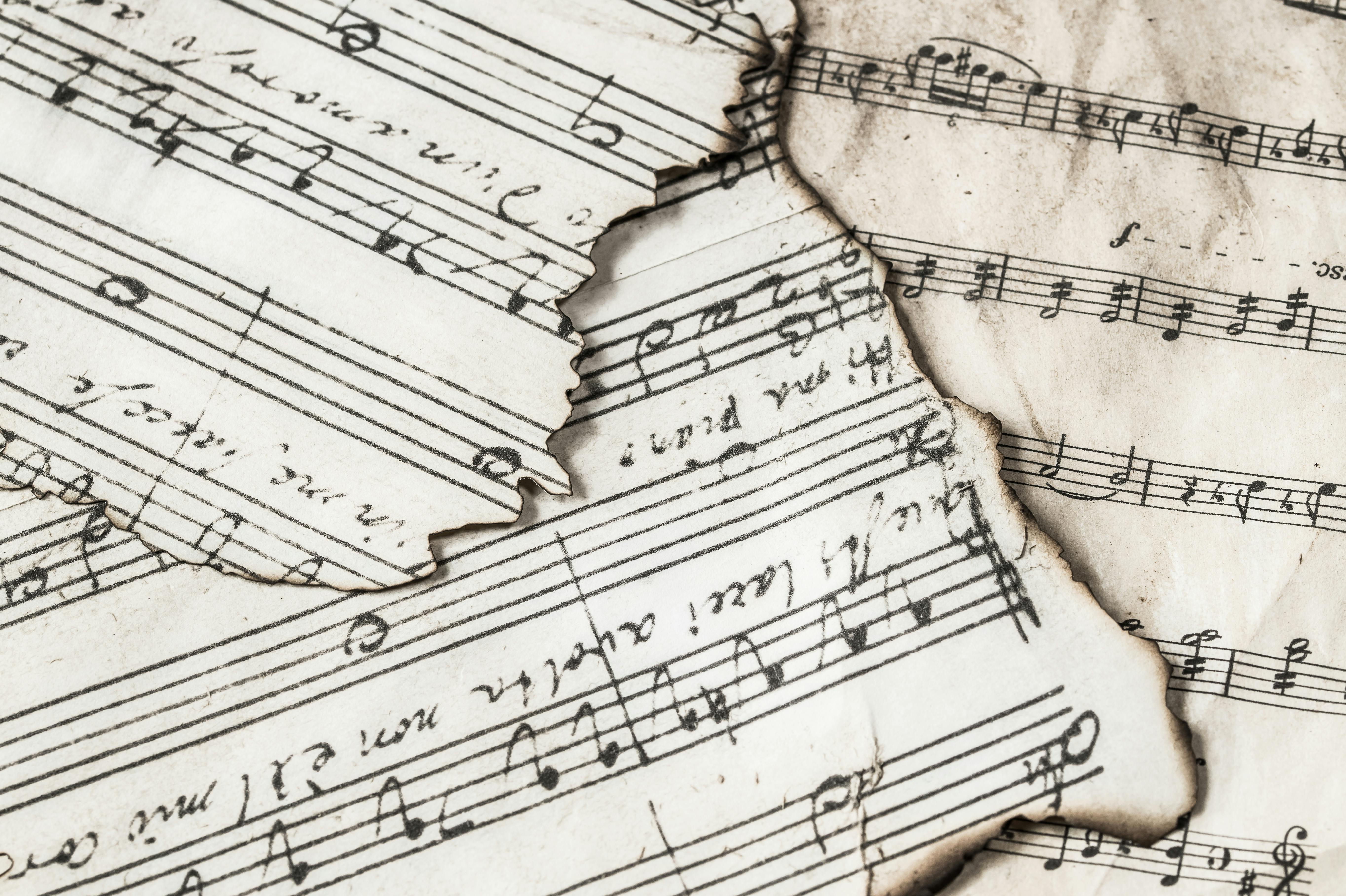 Music Notes Photo by Ylanite Koppens: https://www.pexels.com/photo/music-notes-934067/